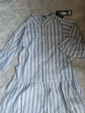 Light Blue & White Vertical Stripe Button-Up Shirt Dress